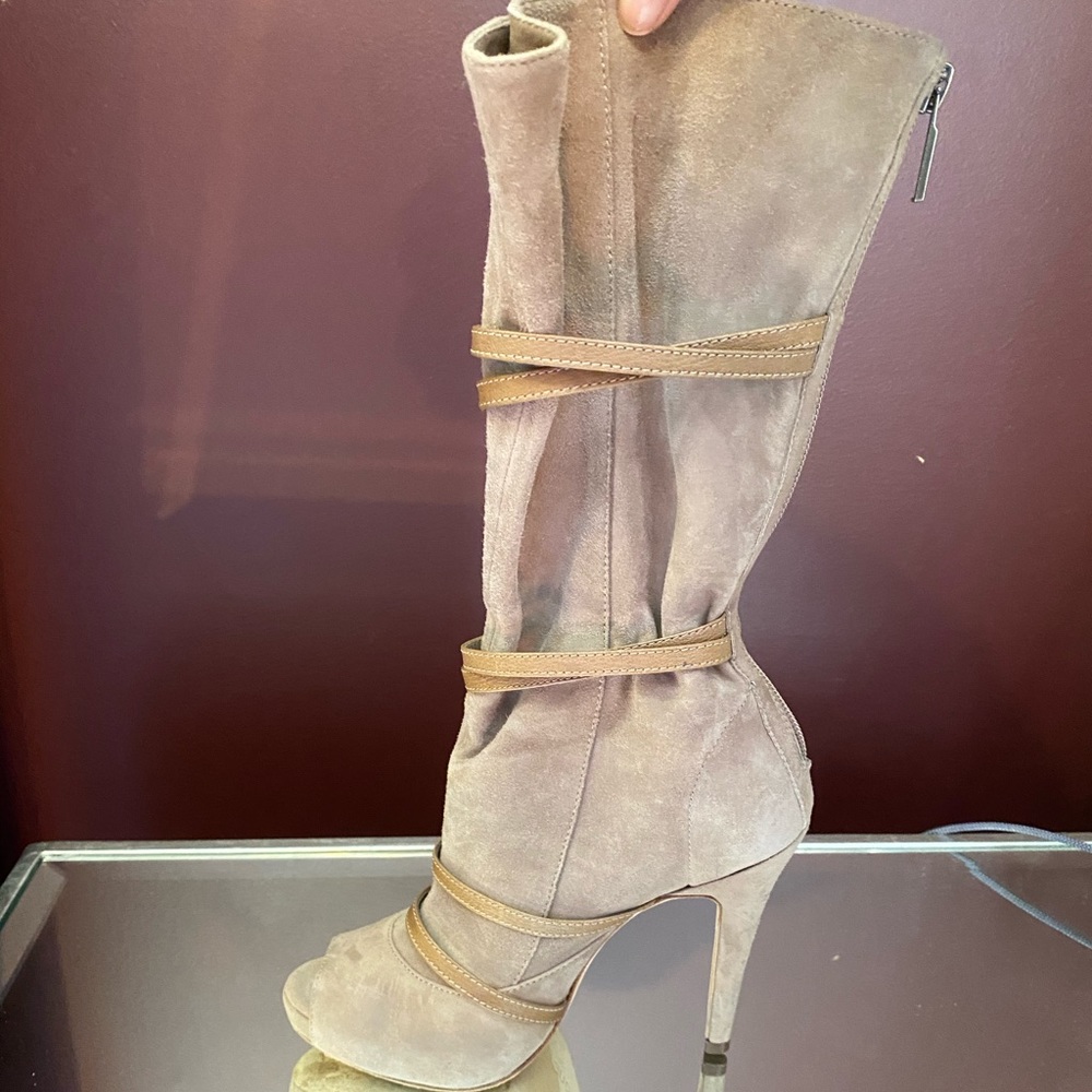 Heeled boots